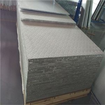 Personnaliser les panneaux en nid d'abeille en aluminium sans glissement pour les planchers